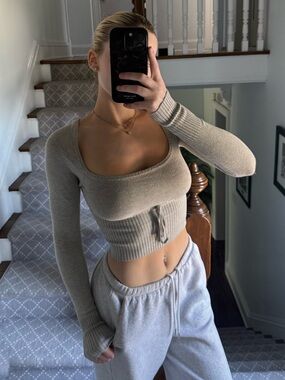 Gray Urban Outfitters long sleeve top in size XS